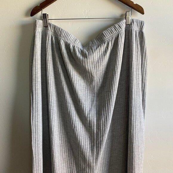 Avenue - Grey Ribbed Jersey Midi Skirt - Picture 3 of 9